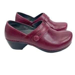 rose gold nursing clogs